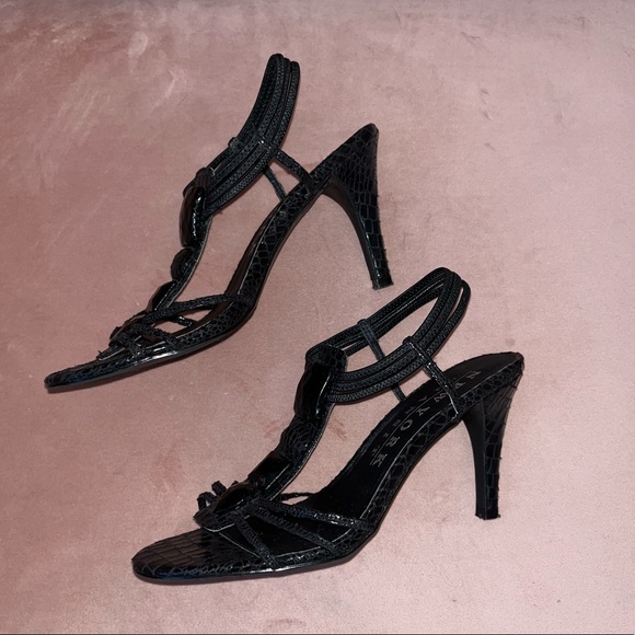 New York Transit Black Heels - Picture 1 of 9